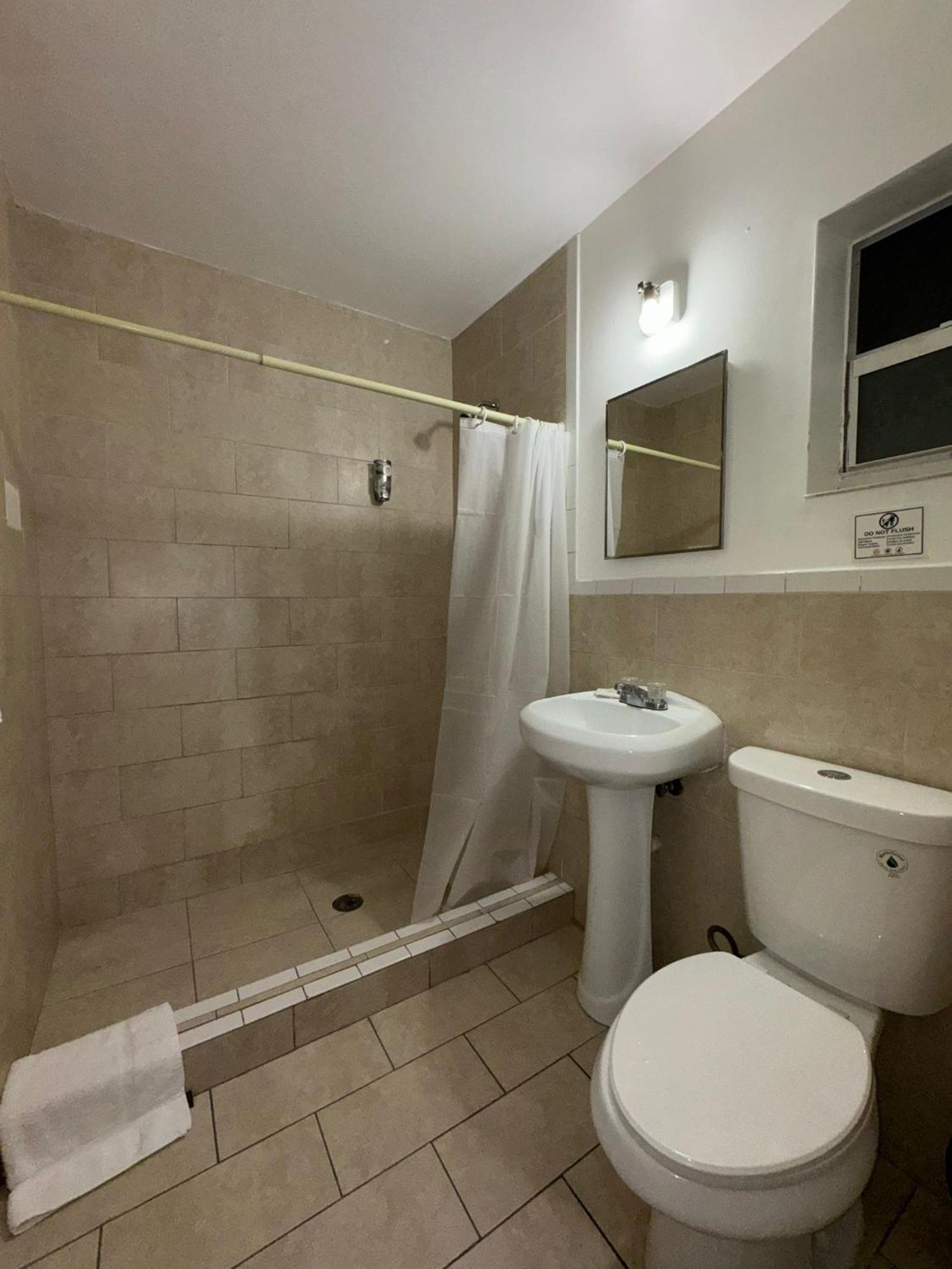 Hotel Rainbow - Miami - Little Havanna 외부 사진