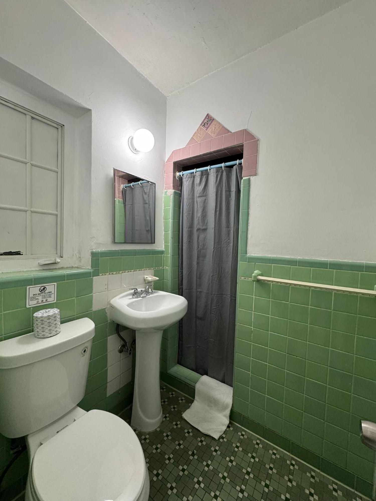 Hotel Rainbow - Miami - Little Havanna 외부 사진